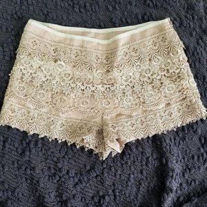 SAN SOUCI 1.5" lace short shorts side zip beige S